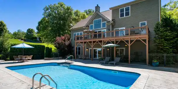 32 Lake Vista Drive