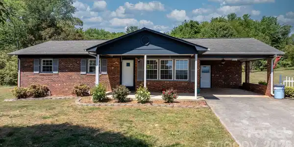 1109 Windsong Circle