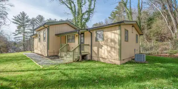 48 Elliott Road