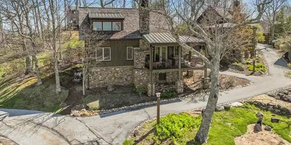 9 Hawks Ledge Trail