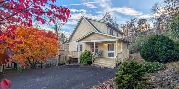 355 Rosewood Lane