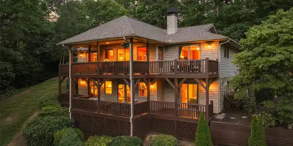 359 Saddlebrook Lane
