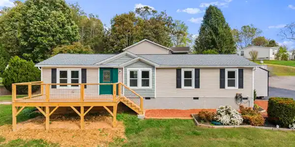 6 Sahalee Drive