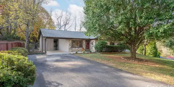 24 Green Acres Drive