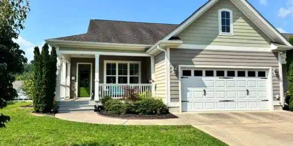 30 Rose Point Drive