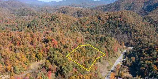 1896 Firefly Trail