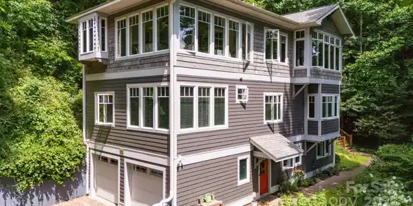 322 Crestview Drive