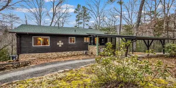 526 Shannons Walk