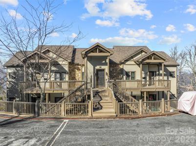 30 Club Villa Court