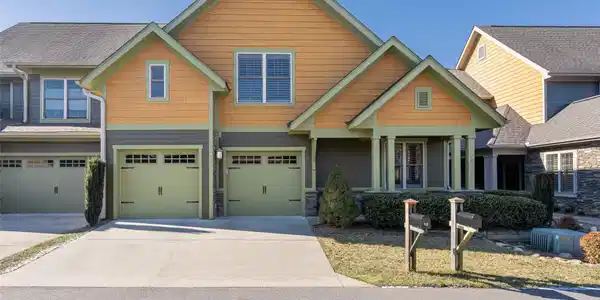 9 Holland Mountain View
