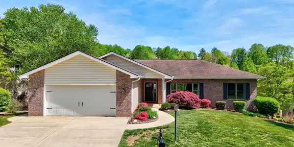 108 Fairway Knoll Drive
