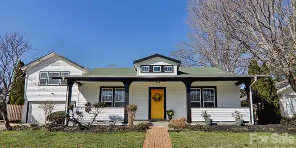 3 Rosemont Court