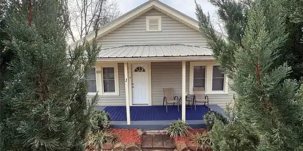 100 Perry Street