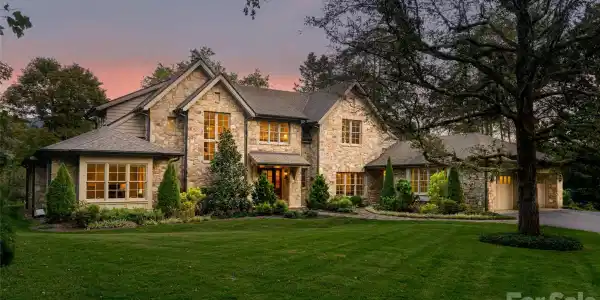 402 Vanderbilt Road