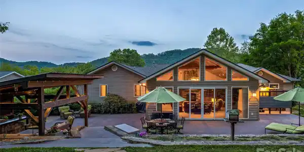 51 White Pine Circle