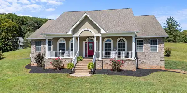 4 Arborwood Trail