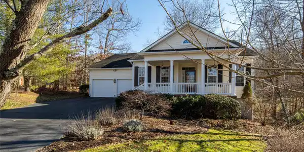 135 Harrop Dun Court