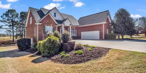 139 N Woodfin Ridge Drive