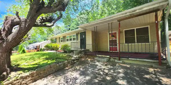 208 London Road