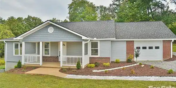 134 Goldview Road