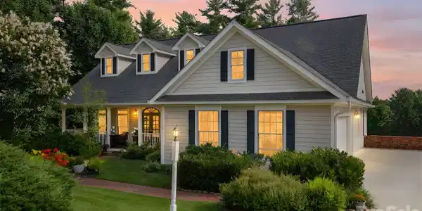 19 Thornapple Drive