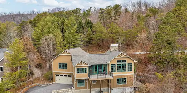 52 Hillcrest Drive