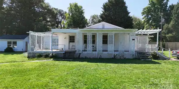136 Old Peach Orchard Road