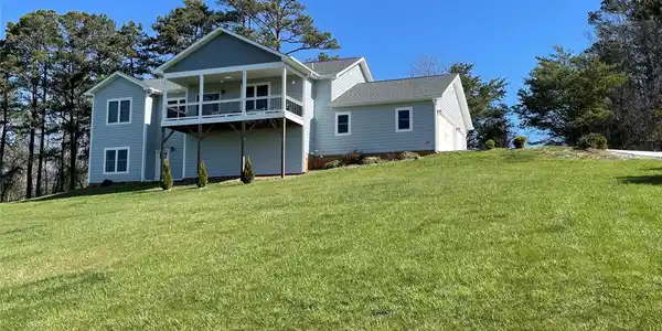 10 Ridge Glen Lane