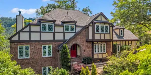 8 Sunny Ridge Drive