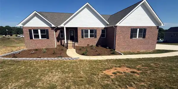 130 Oak Pointe Lane