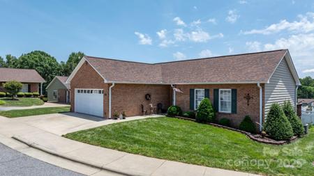 1206 Wexford Village Circle NE