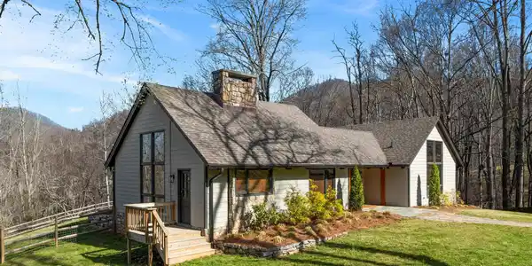 1952 Country Club Drive