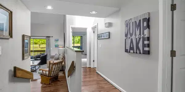 182 W Lake Drive S