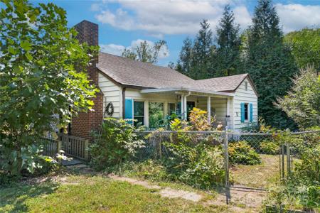 392 Old Hendersonville Highway