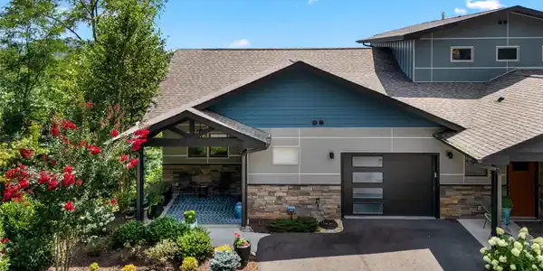 409 Kessler Place
