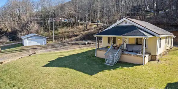 3009 Dellwood Road