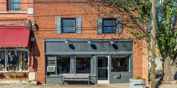 204 Sutton Avenue