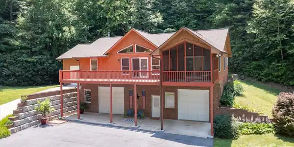 134 Valle Way