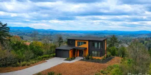 8 English Hills Drive