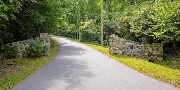 99999 Mountain Creek Drive