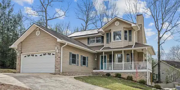 112 Bridlewood Trail