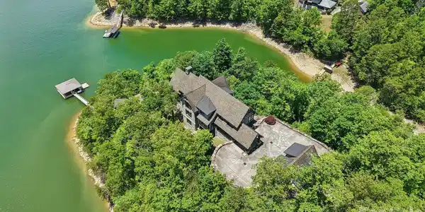 410 Lakewood Drive