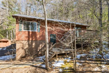 516 Betsy Ross Lane