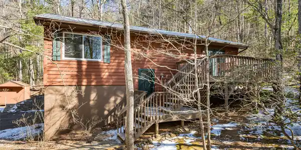 516 Betsy Ross Lane