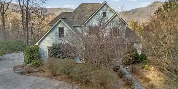 308 Bluebird Road