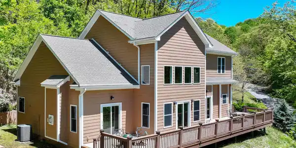 1033 Presidential Drive