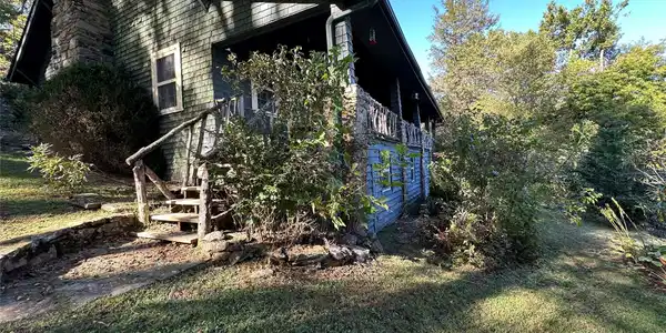16 Osborn Knob Road