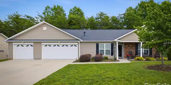 122 Lady Slipper Lane SW