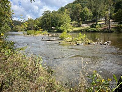 1471 Toe River Road