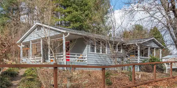 103 W Long Cove Road